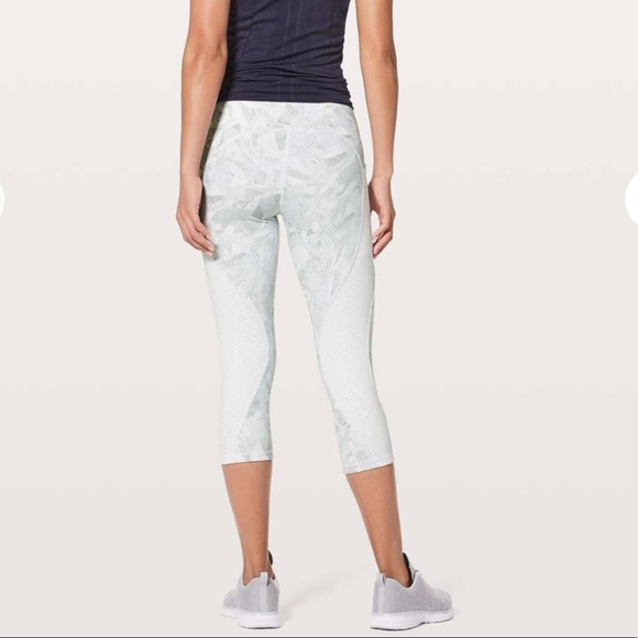 lululemon breezy dot tight